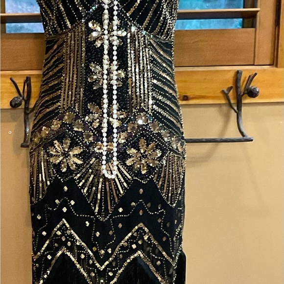 sweetv Dresses & Skirts - Black and Gold Sequin and Fringe SWEETV 20’s Flapper Costume XLG